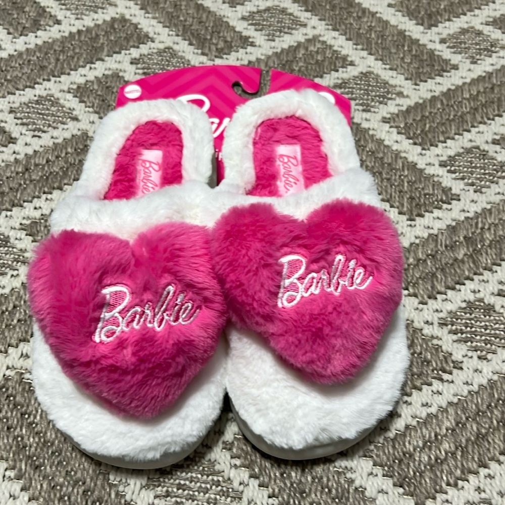 Barbie Pink and White Heart Plush slippers  size small (5-6)